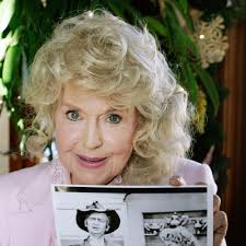 Donna Douglas, 'Beverly Hillbillies' Elly May, dies