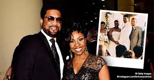 James newman is a musician who gets divorced in. Gladys Knight Husband William Mcdowell Celebrate 19th Anniversary With Throwback Wedding Snap