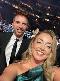 WOW! What an incredible night at the CMA Awards🤩🎶 We feel so honored!  Here are some of the moments we captured from our time in Nashville😍 Thank  you so much to everyone