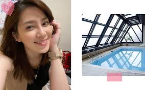 許藍方（1984年2月6日 － ），台灣芳療師、女藝人、主持人 、youtuber。 臺北醫學大學護理學博士，研究領域為芳療情緒諮商、健康管理諮詢、肝膽腸胃暨新陳代謝科、男性尿失禁、性功能障礙等。. Dsc32nb3nrzdem