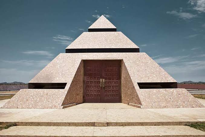 Center of the World™ | Felicity, CA | History of Humanity in Granite