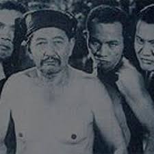 'seniman bujang lapok,' karya p ramli, melalui humor cerdas, sekaligus buruknya, menggambarkan situasi sosial & ekonomi malaysia pada zamannya. Stream Seniman Bujang Lapok Mambang Tanah Lastkingz Bootlegging By Lastkingz Listen Online For Free On Soundcloud