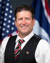 Chad Auer's Instagram, Twitter & Facebook