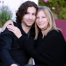 Much celebrated singer, actress, and film producer who took the world by storm in the 1960s with a voice blending sweetness with strength. Wie Queer Ist Barbra Streisand Mannschaft