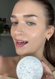 This foundation by 2aN is a game changer when it comes to blurring the  face😩🤭 @2aN #2an #cushionfoundation #makeup #beautytok #viralmakeup