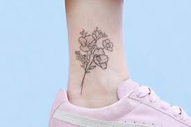 Studio city tattoo crew of tattoo artists, piercers are skilled craftsmen.they are handpicked for their excellence in artistry, ethics, & professionalism. Best Minimal Tattoo Artists Studios In London Hypebae