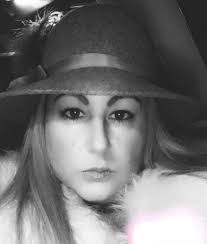 Carla Curran's Instagram, Twitter & Facebook