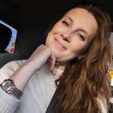 Rainey Smith's Instagram, Twitter & Facebook