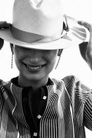 During the anagen phase, which lasts for two to seven years it's most common in people who are taking chemotherapy drugs for cancer and is often severe, causing people to lose most or all of the hair on their head, as. Stylish Ideas For Hair Loss After Cancer And Alopecia Vogue