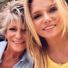 Jessica Deiss's Instagram, Twitter & Facebook