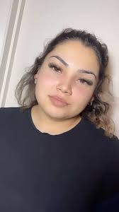 Julie Lander's Instagram, Twitter & Facebook