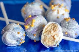 Couper le gâteau cupcake refroidi en morceaux et mixer en poudre. Galaxy Cake Pops Recette Facile Sans Cuisson Recette Facile Et Saine