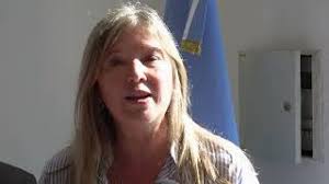 Kicillof inauguró la Casa de la Provincia en Chascomús y entregó escrituras  gratuitas