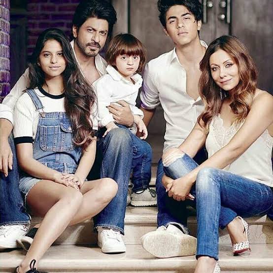 Shah Rukh Khan family Gauri Aryan Suhana AbRam