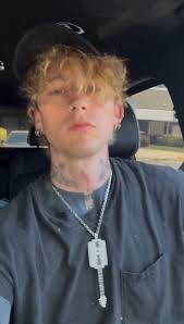 Gerard Roberts (gekyalexander)