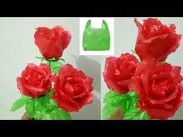 Anda mungkin belum tahu jika dari plastik kantong kresek itu dapat dibuat sebuah bunga cantik untuk menghias ruang tamu atau kamar tidur. 102 Cara Membuat Bunga Mawar Dari Plastik Kresek Roses Flower From Polythene Bag Youtube Kerajinan Bunga Tutorial Bunga Kertas Ide Kerajinan