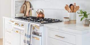 White kitchen cabinets are always in the top three request colors year after year for kitchen cabinetry. 17 White Kitchen Cabinet Ideas Paint Colors And Hardware For White Cabinetry