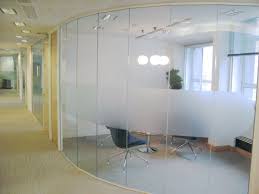 Single Glazed Partitions Installation Of Glass Partitions At A Bargain Price Order Installation Of The Frosted Glass Partition At The Best Cost On The Websit Glass Wall Office Glass Partition