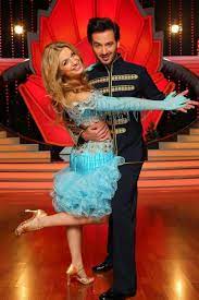 Staffel und ist dancing star 2021. Let S Dance 2013 Weihnachts Special Der Kandidaten Und Tanzer Check