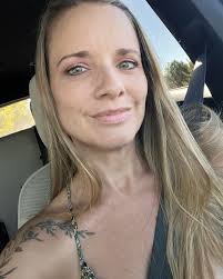 Can you help my friend get to 10,000 followers