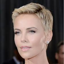 Pour l'idée cadeau parfaite, tout est ensuite question de singularité et d'intuition, pour. Coupe De Cheveux A 40 Ans