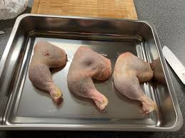 Das hähnchen wird durch einen hauch der kräuter der provence mariniert und mit mediterranen zutaten 3. Zum Ersten Mal Hahnchenschenkel Grillforum Und Bbq Www Grillsportverein De