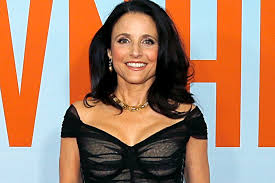 Glambot on the 2020 oscars red carpet. Julia Louis Dreyfus Can T Breathe In Dolce Gabbana Dress