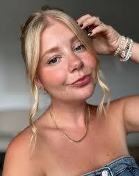 Nicole Bourque's Instagram, Twitter & Facebook