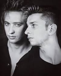 Shake the Disease “Alan Wilder and Depeche Mode have to be permanently  together… Musicians devoted to each other forever…” (First since 2017;  Acoustic; Sung by Martin) https://youtu.be/5VwgRMhwXPg