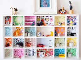 Hiasan dinding kamar dari selotip berbentuk kapal. Mudah Banget Coba 9 Cara Menghias Kamar Dengan Kertas Kado Bekas Ini