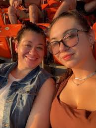 live laugh love 🫵