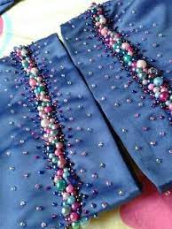 Seni jahitan manik merupakan satu seni yang terkenal untuk dijahit pada baju kurung,blaus,kusyen,alas meja,jahit beg dan lain2 tapi kalau berani sangat pun susah juga kan!kain cotton kosong tu memang cantik buat sulam manik/beads embroidery atau sulam tangan/handmade. 51 Ide Manik Manik Manik Payet Manik