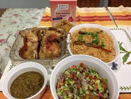 Lauk tidak disediakan, tapi awak boleh makan dengan ayam goreng , ayam bakar, ataupon kambing mengikut kesukaan awak. Facebook