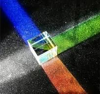 Walbest 0.5" Mini Optical Glass X-Cube Dichroic Cube Prism RGB Dispersion  Prism Multi-Color Toy Educational Gift for Physics & Desktop Decoration 1Pc