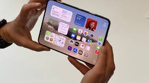 Apple iPhone Duo: Das erste Falt-iPhone startet bei 2249 Euro — BILD