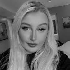 Darcie Baker's Instagram, Twitter & Facebook