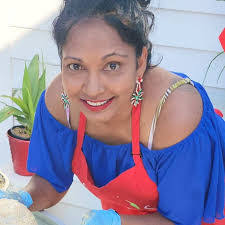 Daniela Khan's Instagram, Twitter & Facebook