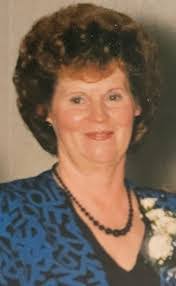 Holly Mummert's Instagram, Twitter & Facebook