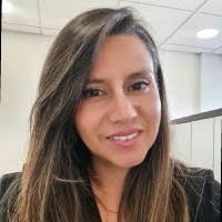 50+ perfiles de «Leslie Tello»