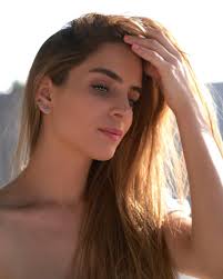 Zelma Castro's Instagram, Twitter & Facebook