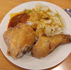 These days, there are not that many chinese stalls that can dish out a simple nasi lemak meal. Foodbin Restoran Lim Fried Chicken Ss2