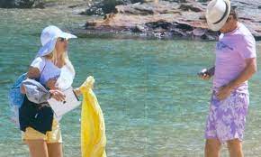 Με την ελένη μενεγάκη είχαμε τσακωθεί για μια περούκα. Ayto Einai To Yperoxo Spiti Ths Elenhs Menegakh Sta Axla Eikones Like Com Cy