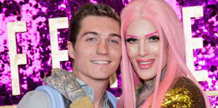 Jeffree star exposes ex boyfriend for this, his ex boyfriend responds. Did Jeffree Star And Boyfriend Nathan Schwandt Break Up