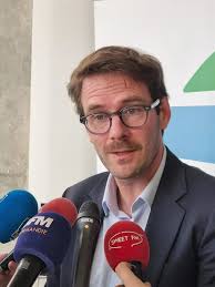 Je compte me battre » : le maire de Rouen Nicolas Mayer-Rossignol annonce  être atteint