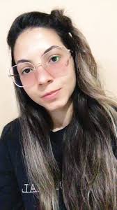 Laura Avelino (@laurinhaavelinoo) - Urlebird