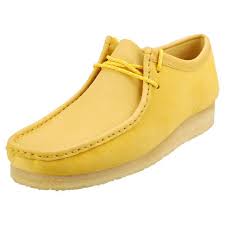 Ouvrez les portes du plus beau magasin du web ! Chaussures Clarks Originals Wallabee Homme Jaune Jaune Cdiscount Chaussures