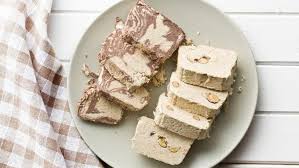 Le zinc joue un rôle essentiel dans de nombreux processus de l'organisme tels que la division cellulaire, la synthèse de l'adn ou encore les fonctions cognitives. Halva FÄƒcutÄƒ In CasÄƒ Delicious Snacks Recipes Halva Recipe Sweet Snacks