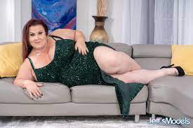 Lady Lynn - Free pics, galleries & more at Babepedia