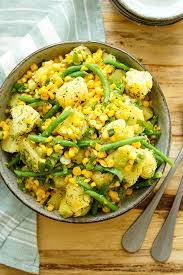 Kartoffelsalat Mit Gerostetem Mais Und Grunen Bohnen Elle Republic Rezept Kartoffelsalat Rezepte Kaltes Mittagessen