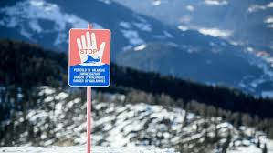 Das habe die lawinengefahr vor allem im oberen bereich des bergs erhöht. Lawinengefahr Steigt Und Es Kommt Noch Mehr Schnee